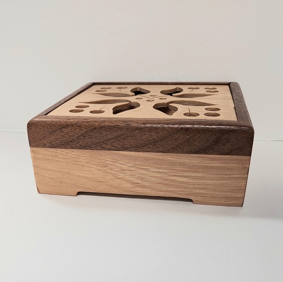 Two-tone Wood Trinket Box, Keepsake, Potpourri Box Hand Made, Scroll Saw Top - Picture 8 of 13